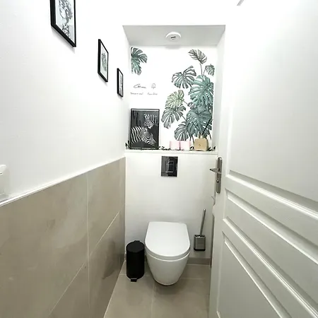 Port , 2br, 6 Guests, Walk To And Old Town * Niza